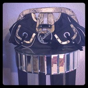 📍SALE 🖤GUESS CLUTCH🖤